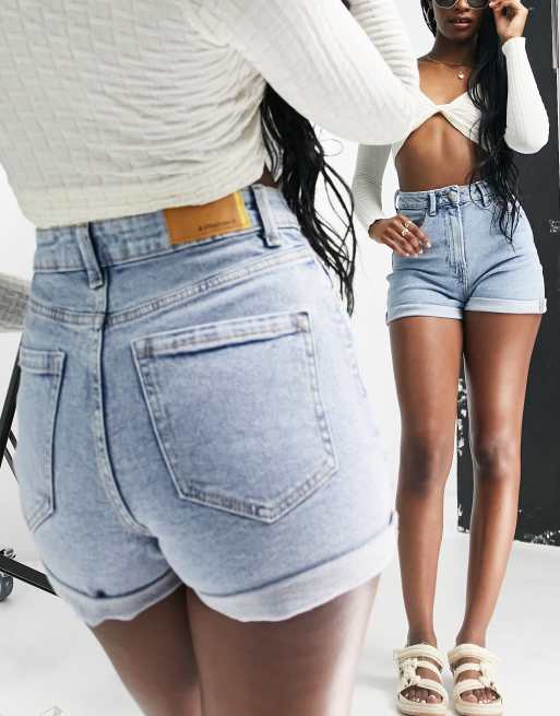 Stradivarius slim fit mom denim shorts in light wash blue	, 3 of 4