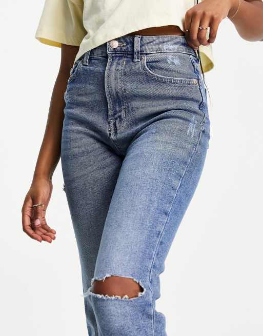 Stradivarius slim mom jean with stretch and rip in medium blue , 3 of 4