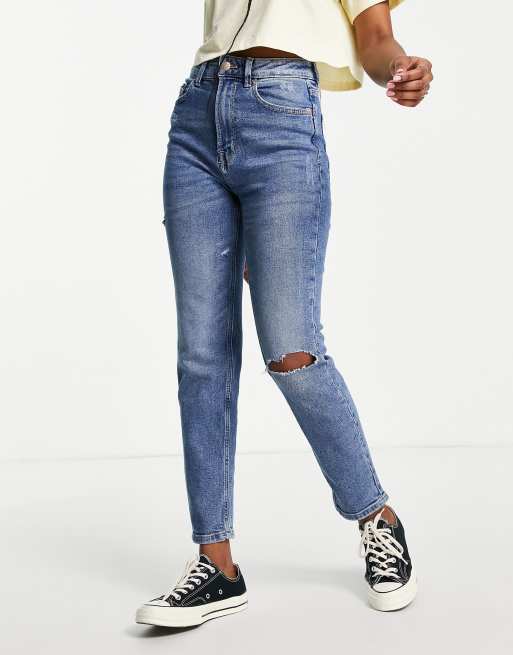 Stradivarius slim mom jean with stretch and rip in medium blue , 4 of 4