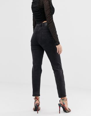 stradivarius mom jean with stretch in black