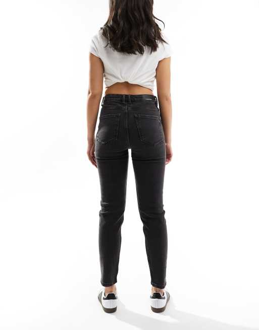 Stradivarius petite slim mom jeans in black Brand - Depop