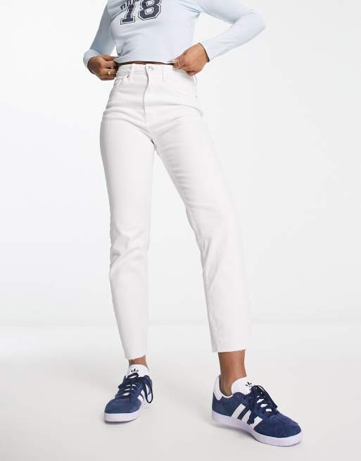 White slim mom store jeans