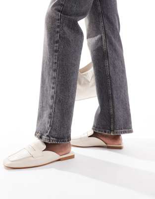 Stradivarius - Slip-on-Loafer in Ecru-Weiß