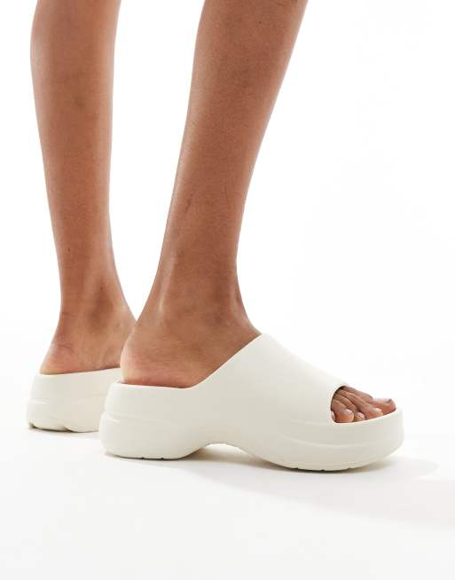 Stradivarius - Slippers met plateauzool in wit, 4 van 4