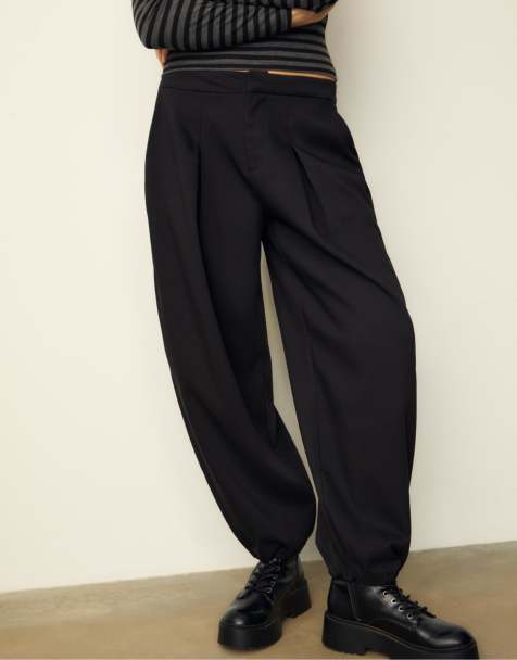 Stradivarius Smart balloon fit trousers with darts in black