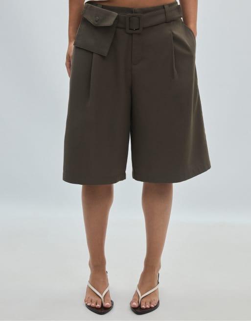 Stradivarius Smart bermuda shorts with belt detail in brown, 2 of 7