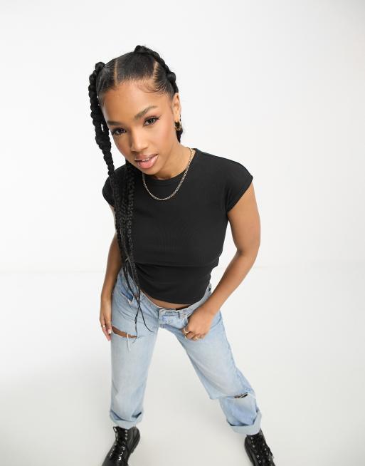Stradivarius - Sømløs ribstrikket baby-t-shirt i sort 