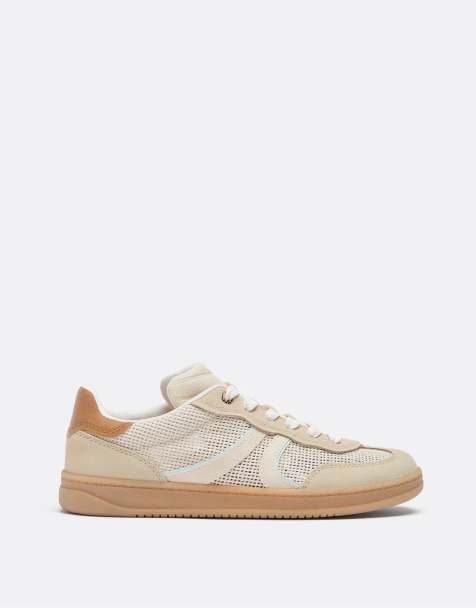 Stradivarius – Sneaker in Beige mit gestanzten Lederdetails - view 1