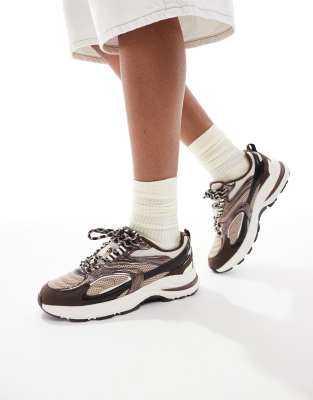 Stradivarius - Sneaker in Braun mit dicker Sohle