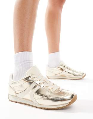 Stradivarius - Sneaker in Gold-Goldfarben