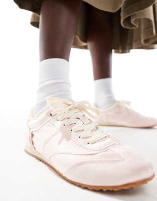 Stradivarius - Sneaker in Satinrosa