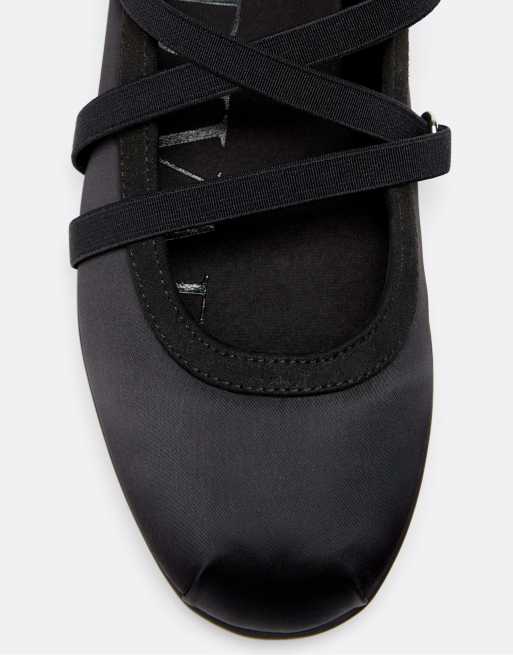 Stradivarius sneakerinas med krydsede stropper i sort, 3 af 4