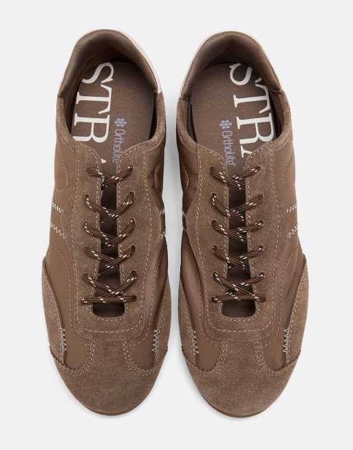 Stradivarius sneakerinas met veters en leren details in bruin, 3 van 6