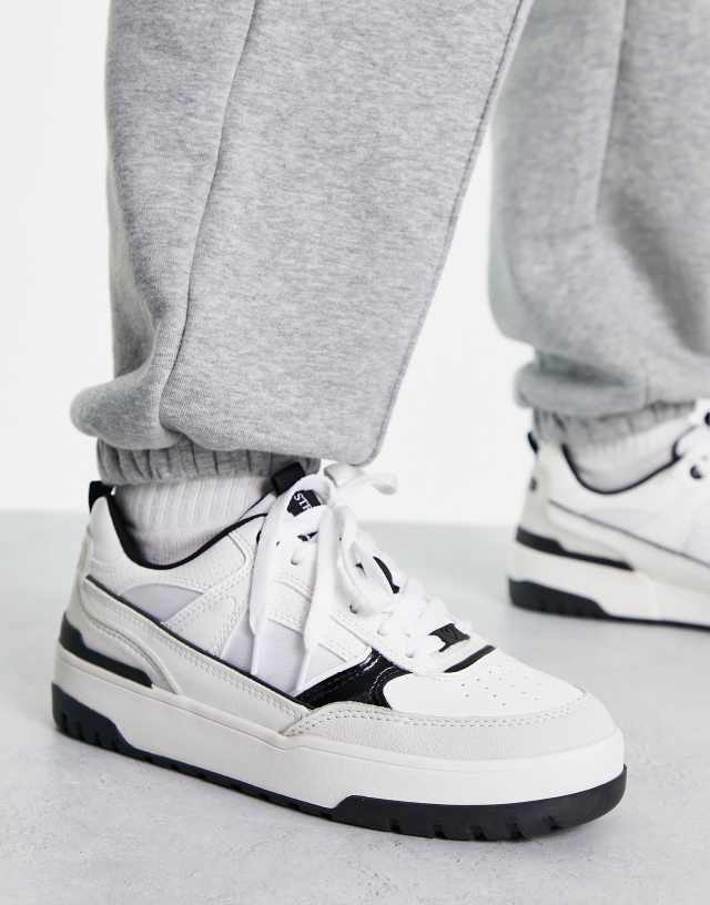 Stradivarius sneakers in black and white