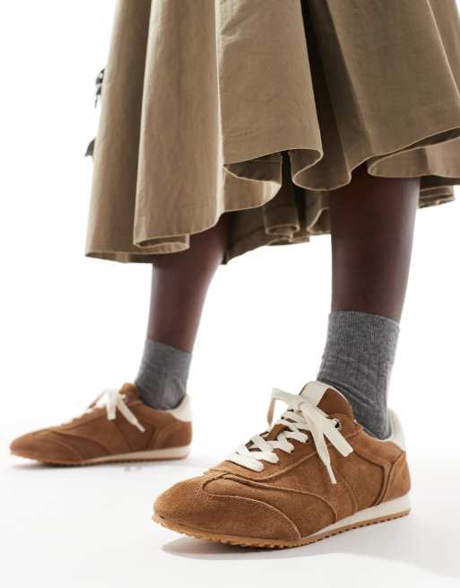Stradivarius Sneakers stile running in pelle marrone morbida