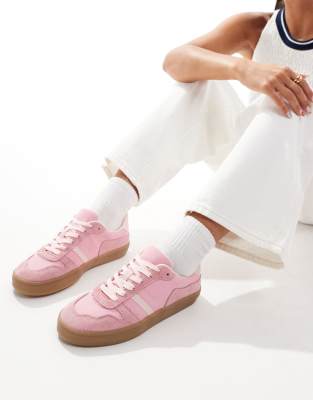 sneakers with gum sole in pink