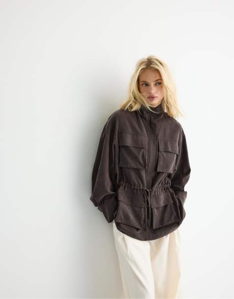 Stradivarius - Soepele utility parka in bruin - view 1