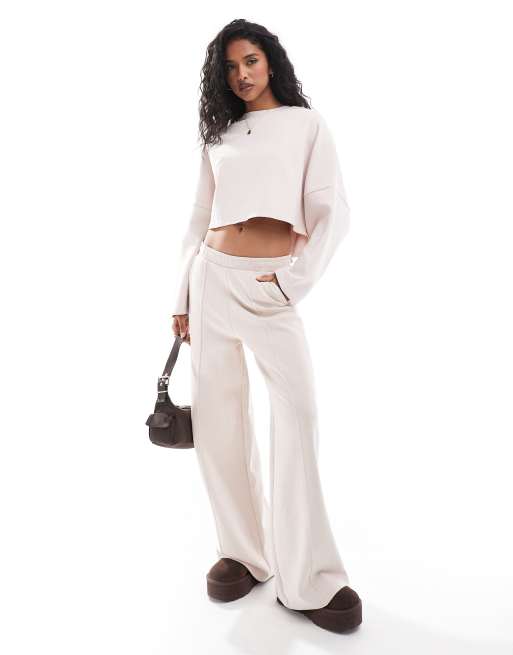 Cropped sweatshirt and sweatpants hotsell