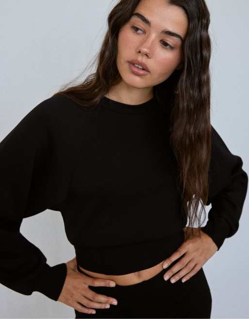 Stradivarius Soft-touch fitted waist sweatshirt in black, 2 of 7