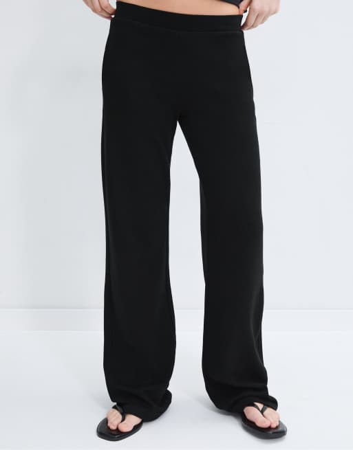 Stradivarius Soft-touch formal joggers in black, 2 of 4