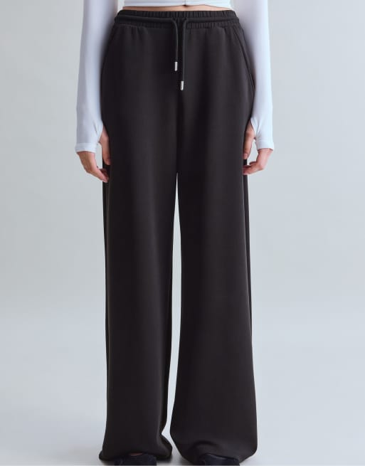 Stradivarius soft touch palazzo trousers in black, 2 of 7