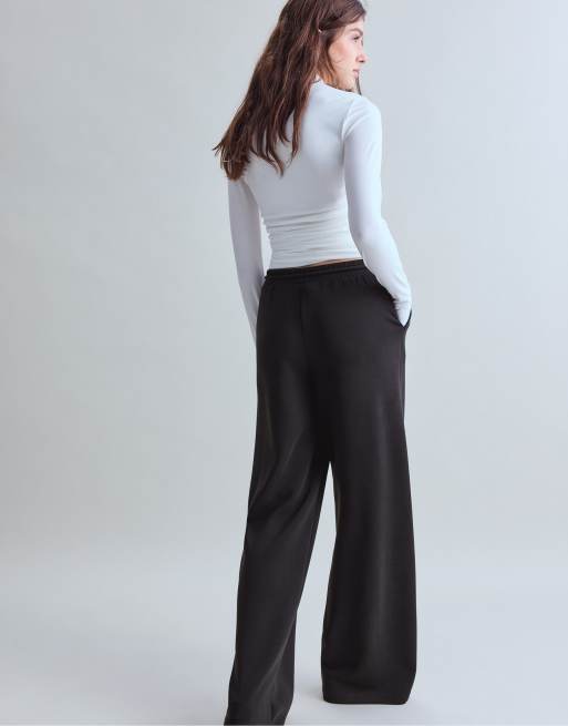 Stradivarius soft touch palazzo trousers in black, 3 of 7