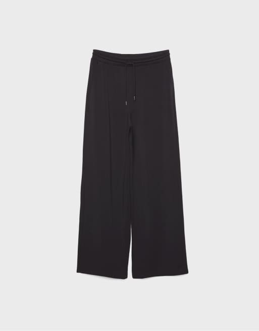 Stradivarius soft touch palazzo trousers in black, 6 of 7