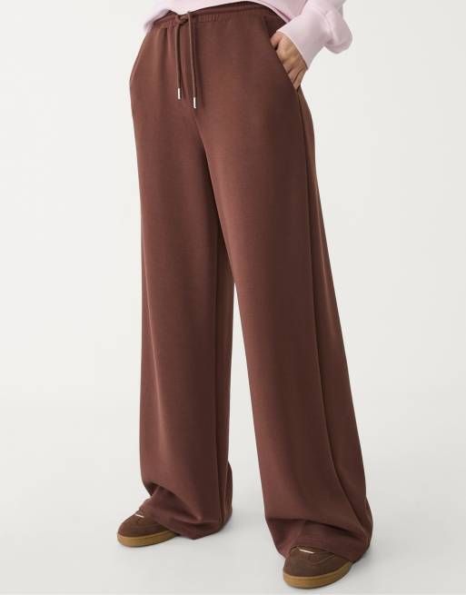 Stradivarius soft touch palazzo trousers in brown, 4 of 4