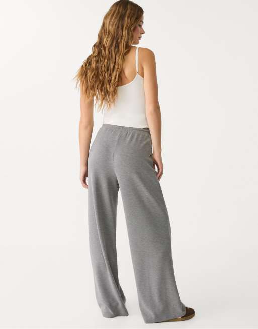 Stradivarius soft touch palazzo trousers in dark grey, 2 of 4