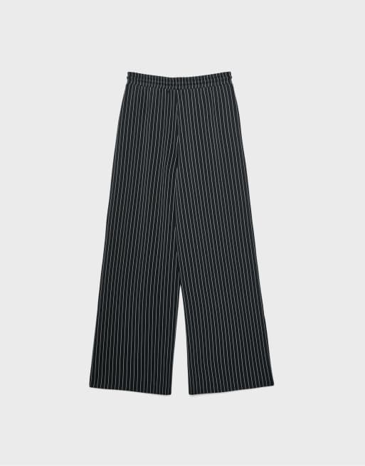 Stradivarius Soft-touch palazzo trousers in dark grey, 7 of 7