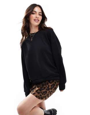 soft touch roundneck sweater in black