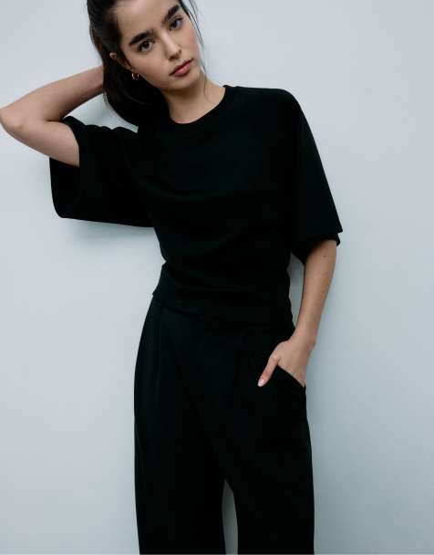 Stradivarius Soft-touch short sleeve t-shirt in black - view 1