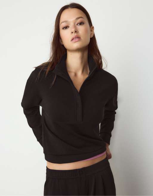 Stradivarius Soft-touch sweatshirt with zip in black, 5 of 7