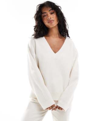 soft touch v neck sweater in ecru-Neutral