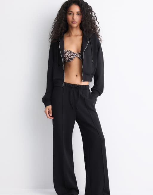 Stradivarius Soft-touch wide-leg jogger trousers with front seam detail in black, 5 of 7