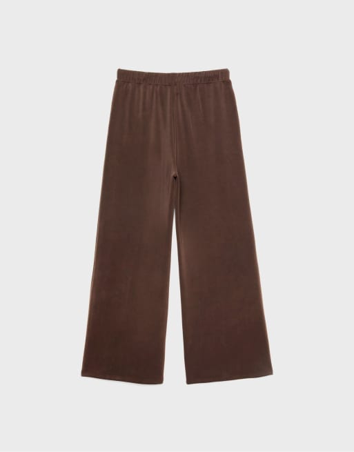 Stradivarius Soft-touch wide-leg jogger trousers with front seam detail in brown, 7 of 7