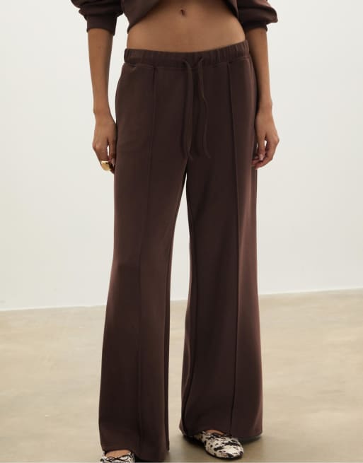 Stradivarius soft touch wide leg trousers with seam detail in brown, 2 of 7