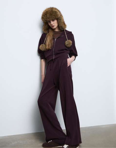 Stradivarius Soft-touch wide-leg trousers with seam detail in purple - view 1