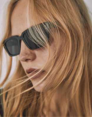 Stradivarius - Sonnenbrille aus Kunstharz in Schwarz