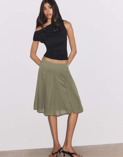 Stradivarius - Sort asymmetrisk T-shirt med samlet detalje - view 1