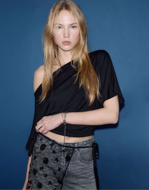 Stradivarius - Sort basis-T-shirt med flagermusærmer - view 1