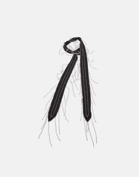 Stradivarius - Sort tørklæde med perledetaljer - view 1