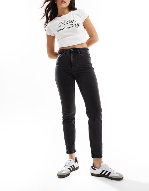Stradivarius - Sorte smalle mom-jeans med stræk