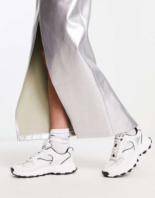 Stradivarius Sporty dad-sneakers i sort og hvid 