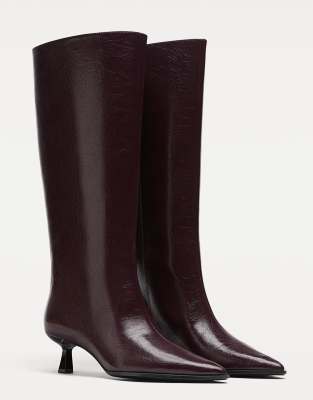 Stradivarius - Stiefeletten in Burgunderrot mit Kitten-Absatz