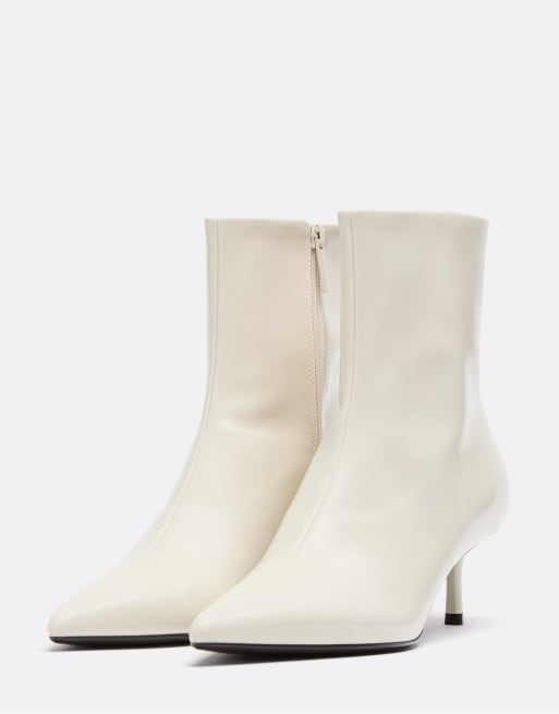 Stradivarius Stiefeletten in Ecru mit Lederoptik und Kitten-Heel, 3 von 5