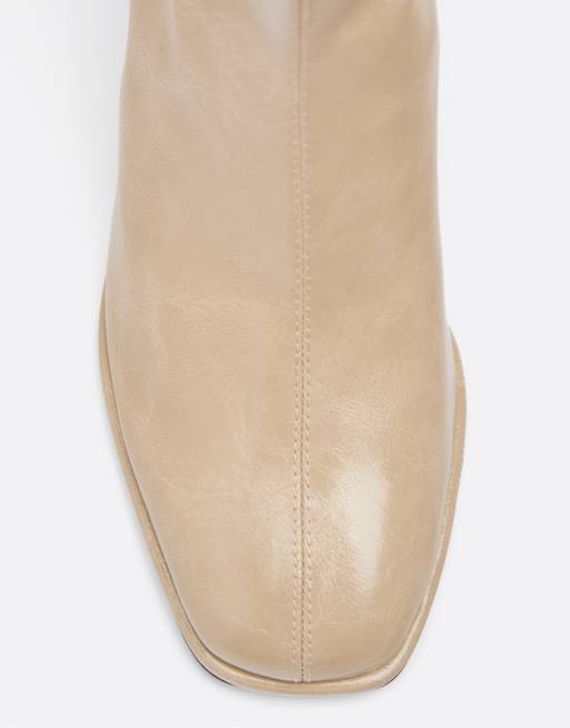 Stradivarius Stiefeletten mit enganliegendem Schaft und Absatz in Beige, 4 von 5