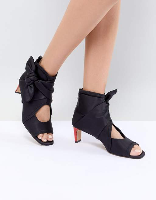 Stradivarius - Stivaletti aperti con nodo laterale