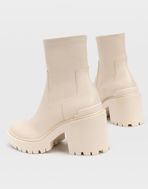 Stradivarius - Stivaletti Chelsea con tacco spesso, color écru, 3 di 4