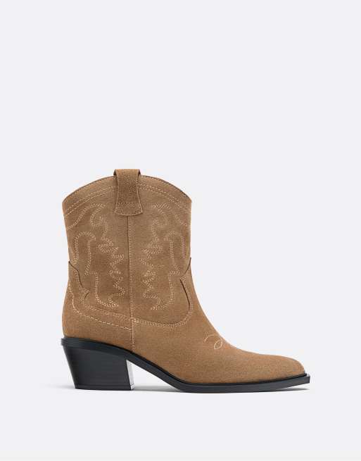 Stradivarius - Stivaletti da cowboy beige in pelle combinata, 2 di 4